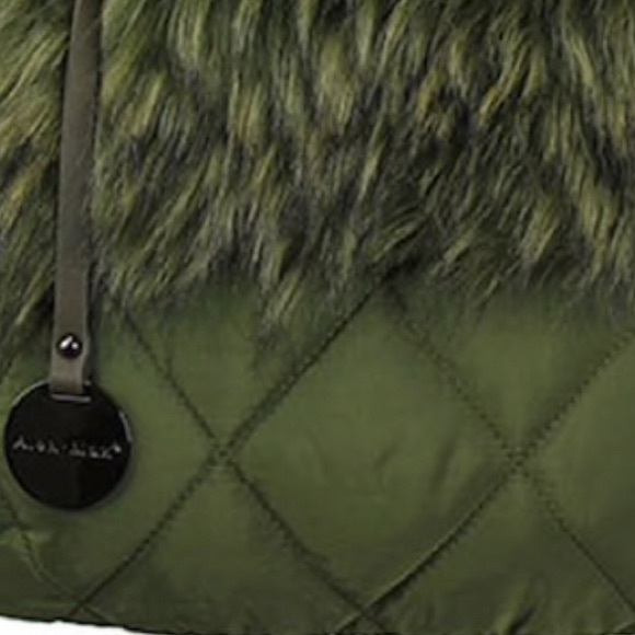 Diamond Quilted Faux Fur Medium Tote-Green, NWT - Picture 5 of 8